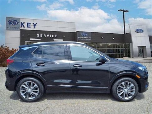Used 2022 Buick Encore GX Essence w/ Advanced Technology Package image 2