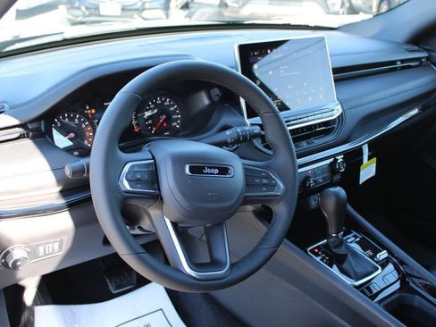 New 2026 Jeep Compass Latitude image 11