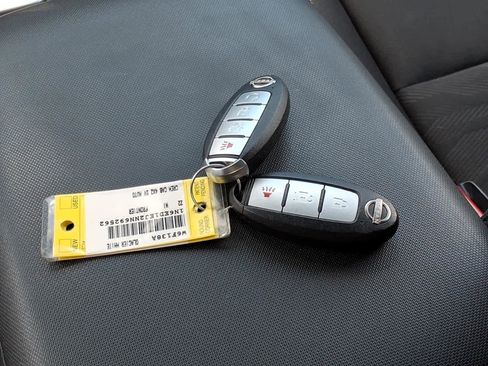 Used 2022 Nissan Frontier SV RWD image 26