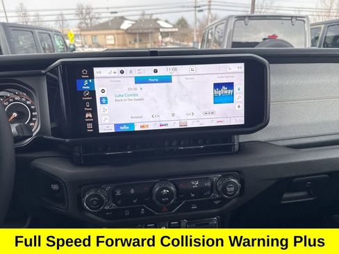 Used 2025 Jeep Wrangler Sport S image 23