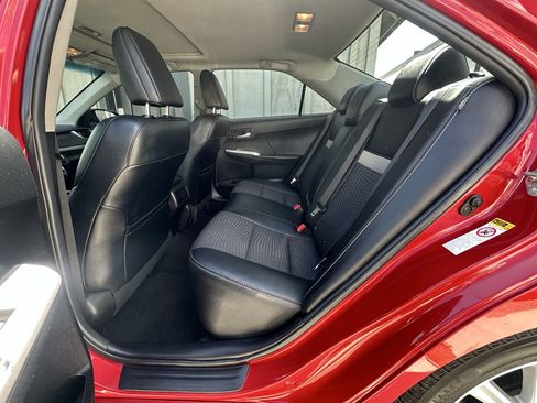 Used 2014 Toyota Camry SE FWD image 15