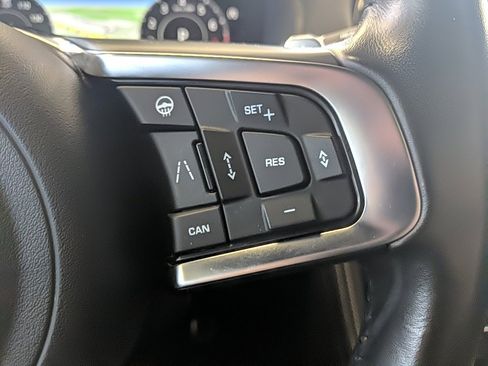 Used 2020 Jaguar F-PACE Checkered Flag image 17