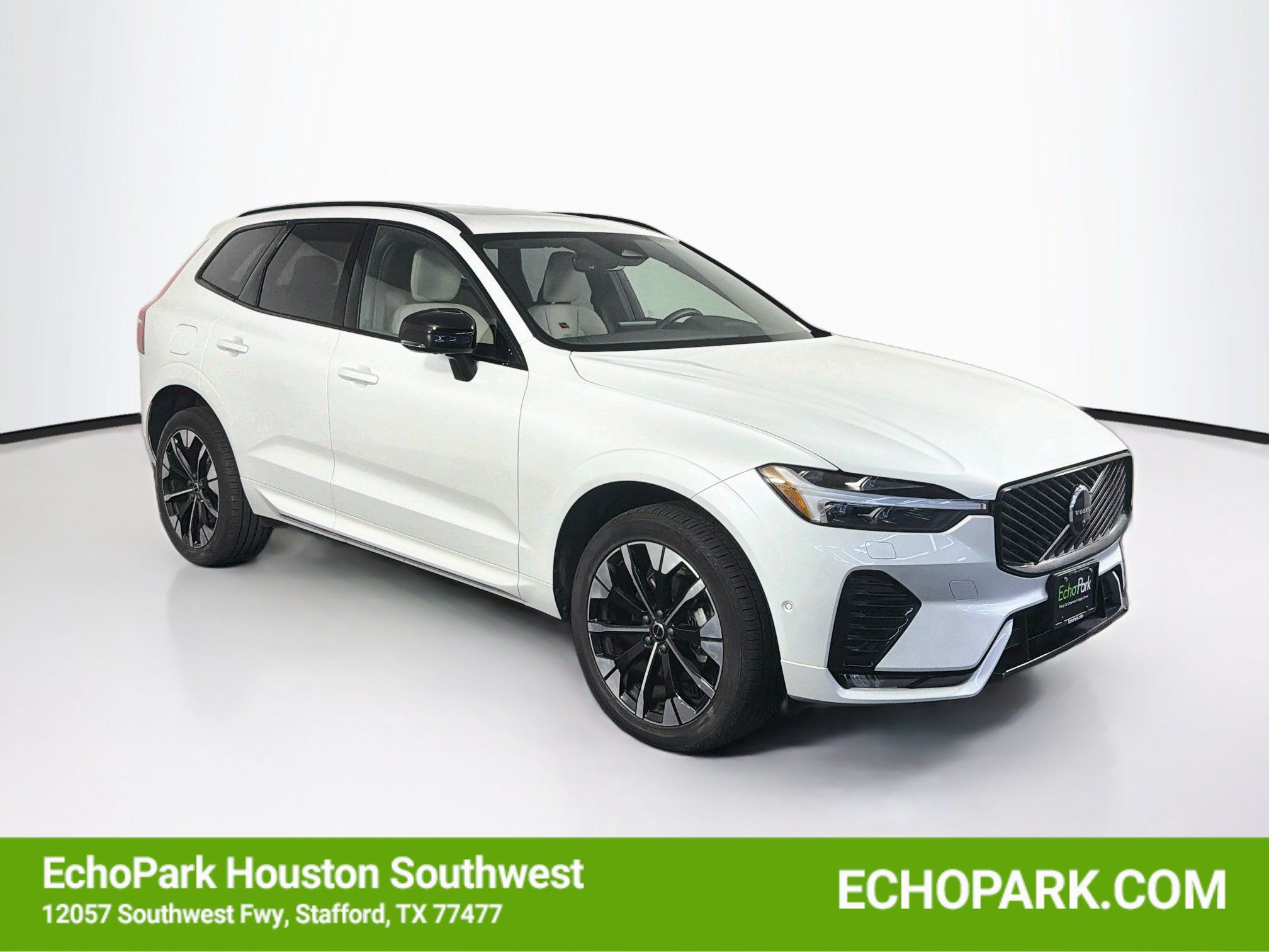 Used 2026 Volvo XC60 B5 Plus AWD/4WD image 1