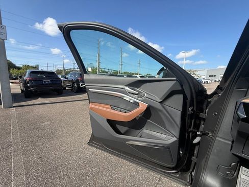 Used 2024 Audi Q8 e-tron Premium Plus w/ Premium Plus Package AWD/4WD image 67