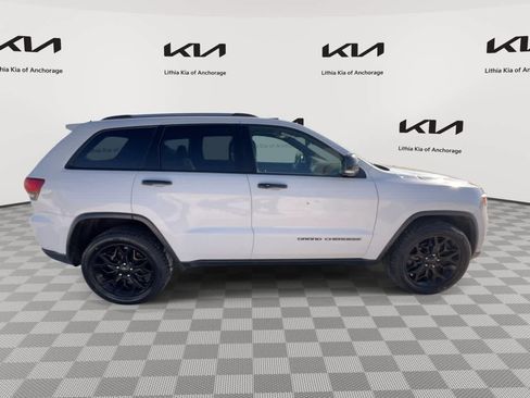 Used 2020 Jeep Grand Cherokee Limited AWD/4WD image 9
