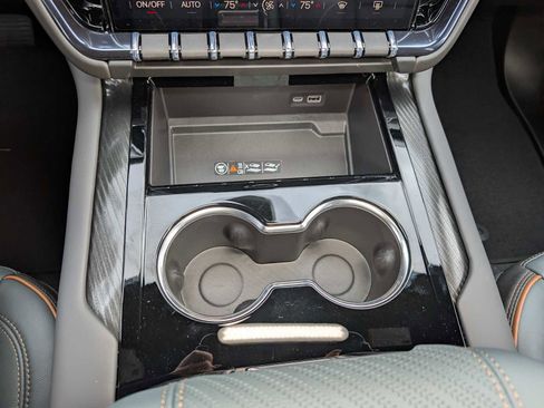 New 2026 GMC Yukon XL AT4 w/ AT4 Premium Package image 24