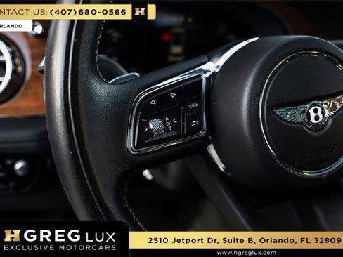 Used 2022 Bentley Bentayga AWD/4WD image 38