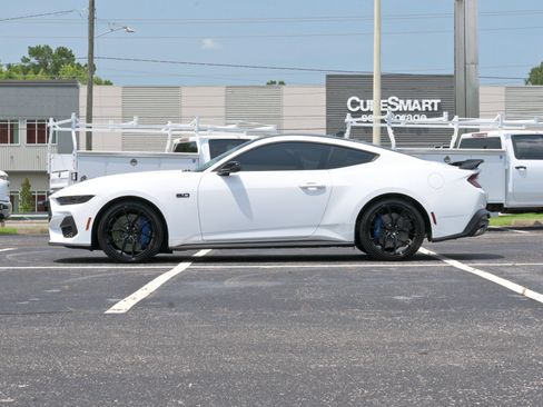 Used 2026 Ford Mustang GT Premium w/ GT Performance Package RWD image 7