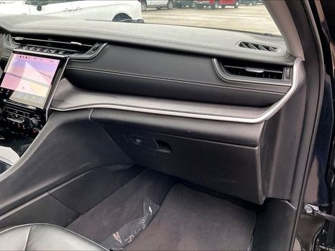 Used 2022 Jeep Grand Cherokee L Limited image 16