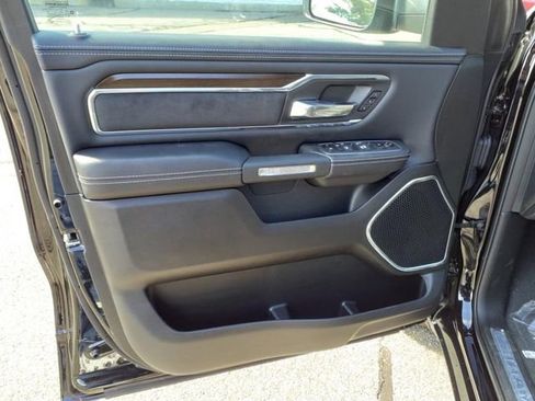 Used 2022 RAM 1500 Laramie AWD/4WD image 16