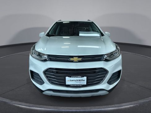 Used 2021 Chevrolet Trax LT AWD/4WD image 2