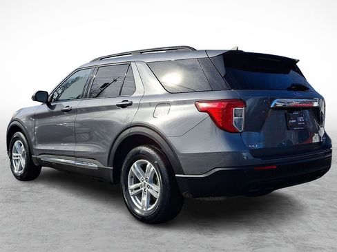 Used 2022 Ford Explorer XLT image 6