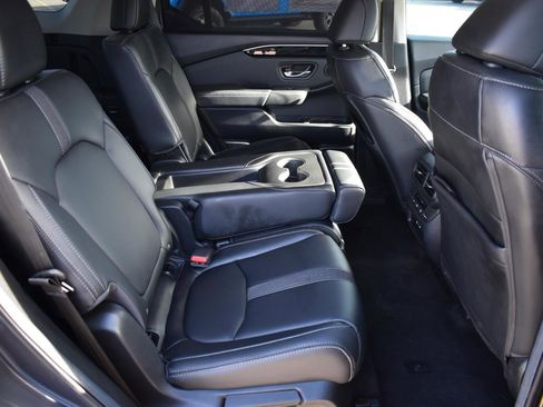 Used 2025 Honda Pilot EX-L image 16