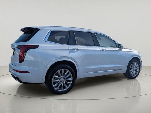 Used 2024 Cadillac XT6 Premium Luxury w/ Technology Package AWD/4WD image 2