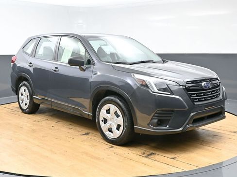 Used 2022 Subaru Forester image 3