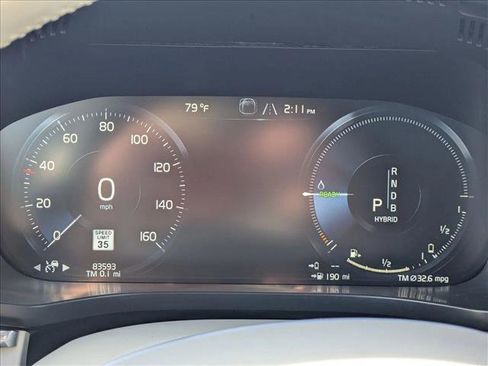 Used 2018 Volvo XC60 T8 Momentum w/ Vision Package image 11