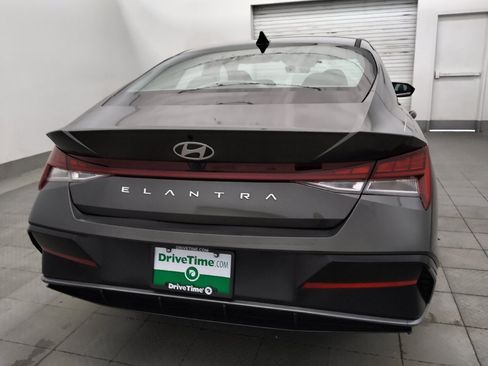 Used 2024 Hyundai Elantra SEL w/ Convenience Package FWD image 7