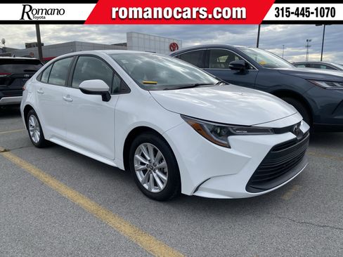 Used 2023 Toyota Corolla LE image 1