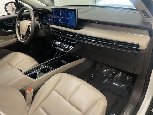 Used 2023 Lincoln Corsair AWD image 22