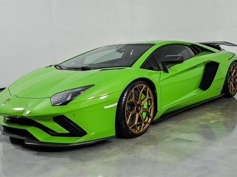 Used 2018 Lamborghini Aventador S AWD/4WD image 7