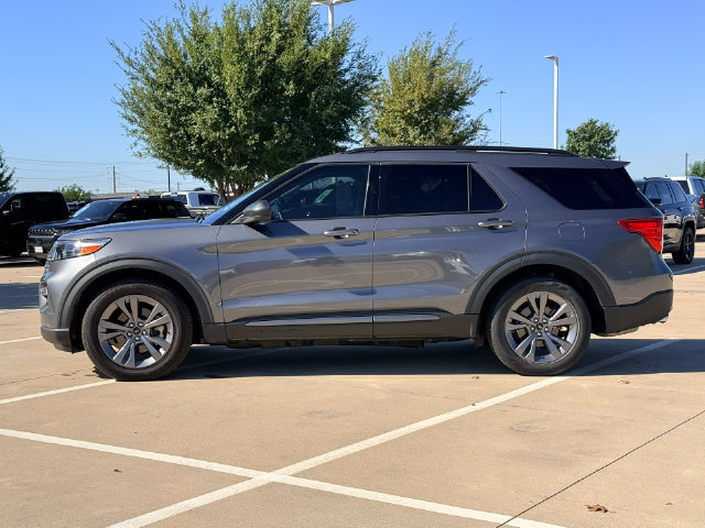 Used 2021 Ford Explorer XLT w/ Equipment Group 202A RWD image 13