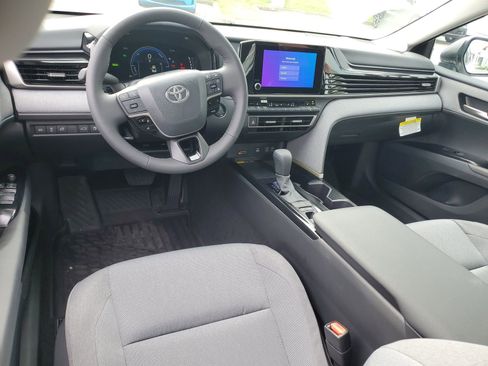 Certified 2025 Toyota Camry LE w/ Convenience Package FWD image 9