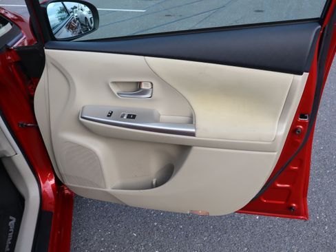 Used 2014 Toyota Prius V Three FWD image 34
