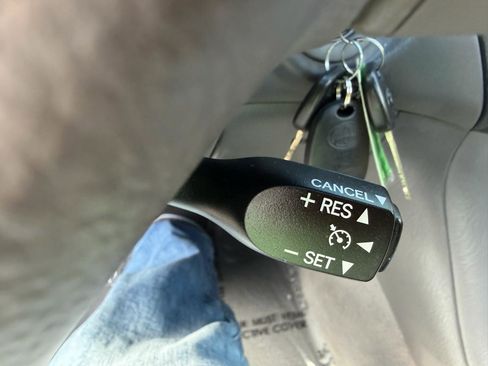 Used 2006 Toyota Solara SLE FWD image 25