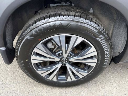 Used 2023 Nissan Rogue SV AWD/4WD image 8