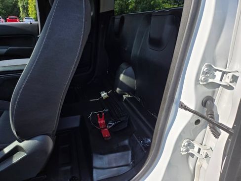 Used 2022 Chevrolet Colorado LT w/ Fleet Safety Package RWD image 11
