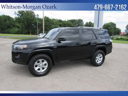 Used 2023 Toyota 4Runner SR5 AWD/4WD image 5