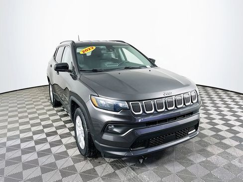 Used 2022 Jeep Compass Latitude w/ Convenience Group image 2