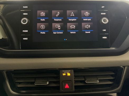 Used 2023 Volkswagen Taos SE w/ Black Wheel Package image 21