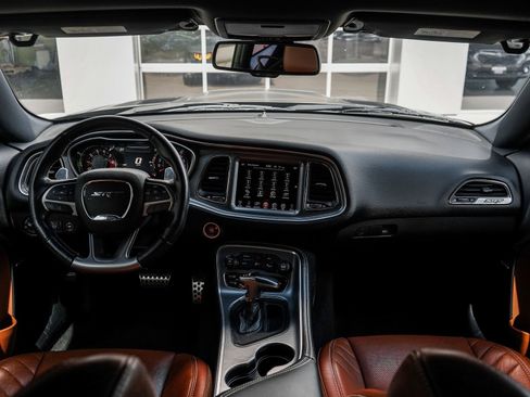 Used 2015 Dodge Challenger SRT Hellcat RWD image 9