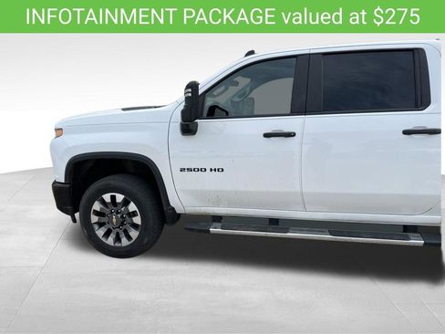 Used 2022 Chevrolet Silverado 2500 Custom w/ Custom Convenience Package AWD/4WD image 8