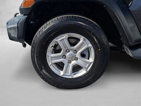 Used 2019 Jeep Wrangler Unlimited Sport S AWD/4WD image 23