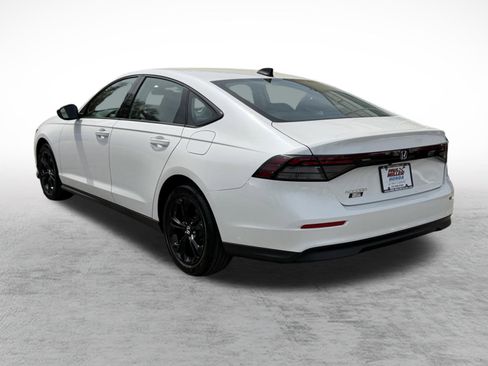 Used 2025 Honda Accord SE image 5