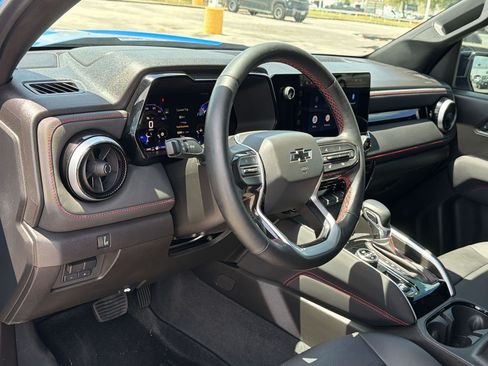 Used 2024 Chevrolet Colorado Z71 w/ LPO, Dark Essentials Package AWD/4WD image 4