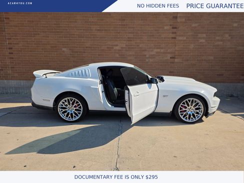 Used 2010 Ford Mustang GT Premium RWD image 13