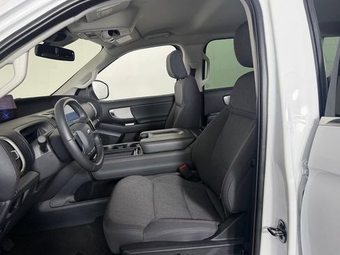 Used 2025 Ford Expedition Active RWD image 19