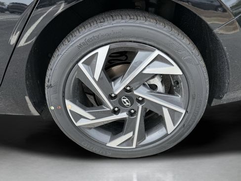 New 2025 Hyundai Elantra Sport image 28