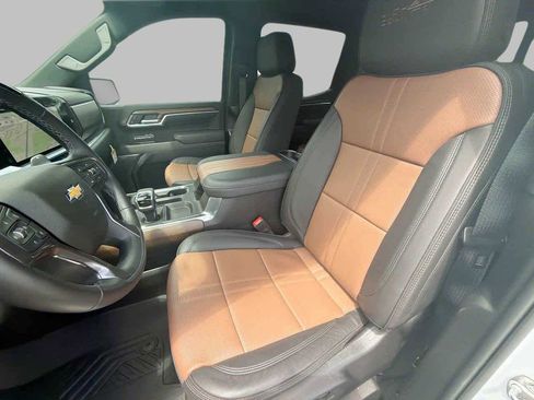 Used 2026 Chevrolet Silverado 1500 High Country w/ Technology Package AWD/4WD image 17