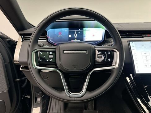 Used 2025 Land Rover Range Rover Sport image 12