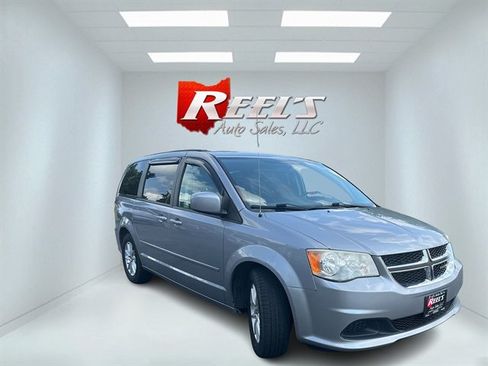 Used 2013 Dodge Grand Caravan SXT w/ Rear Park Assist Pkg FWD image 3