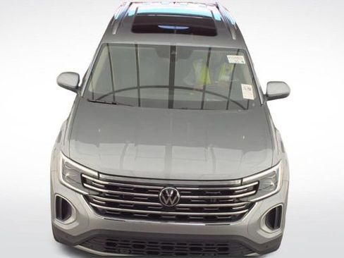 Used 2025 Volkswagen Atlas SEL image 8