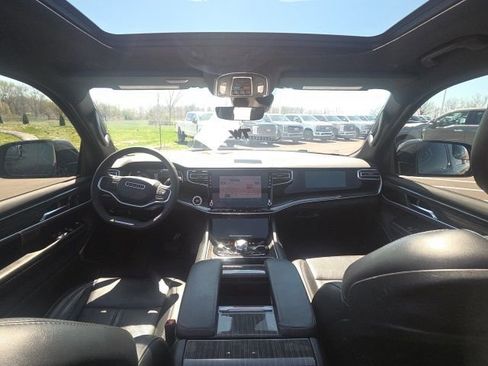 Used 2022 Jeep Wagoneer Series III w/ Premium Group I image 27