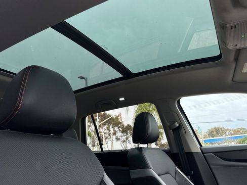 New 2025 Volkswagen Atlas Peak Edition SE AWD/4WD image 18