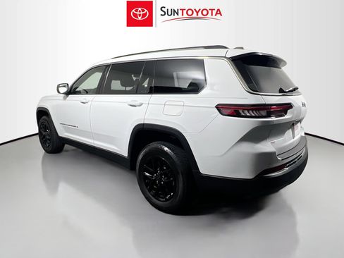 Used 2023 Jeep Grand Cherokee L Laredo image 6