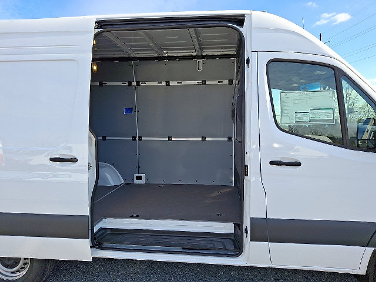 Used 2026 Mercedes-Benz Sprinter 2500 image 8