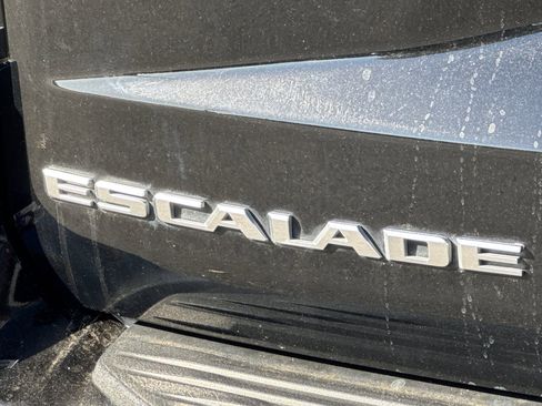 Used 2023 Cadillac Escalade ESV Premium Luxury image 48